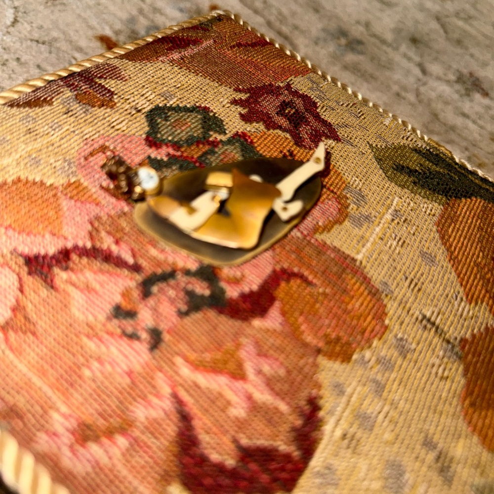 Vtg Women with a Book Pin - Picture 3 of 5